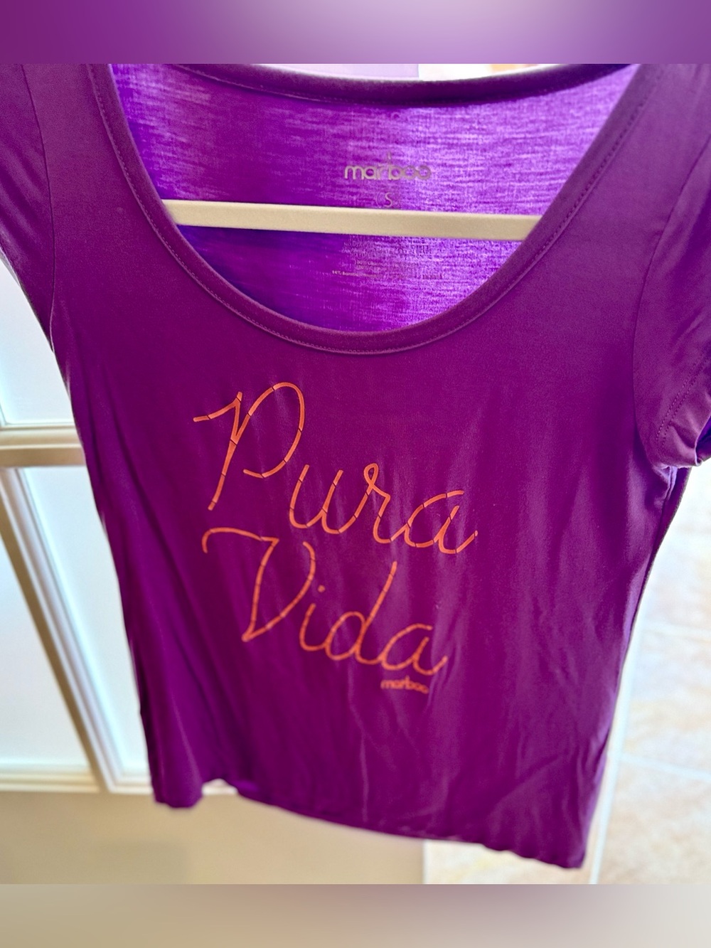 Women’s Purple 'Pura Vida' Scoop Neck tee